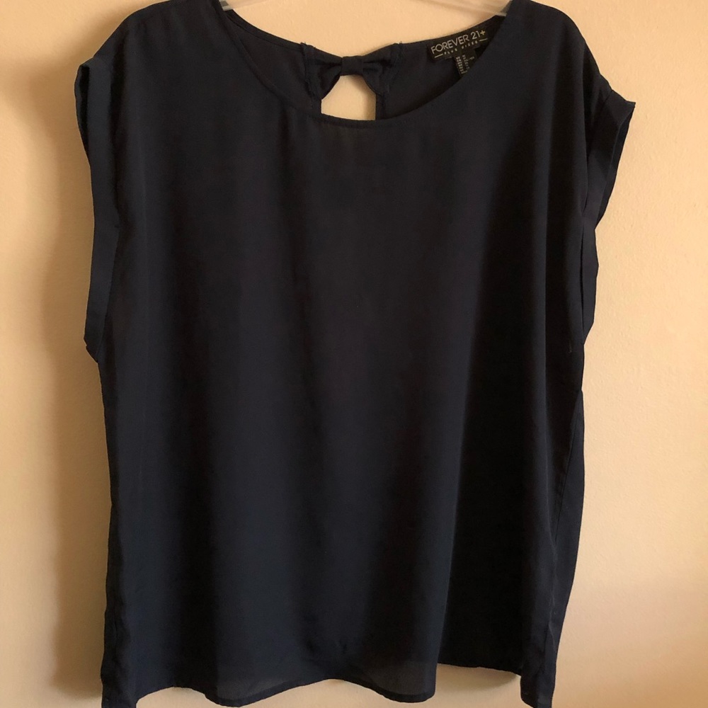 Short cuffed sleeve bow back blouse